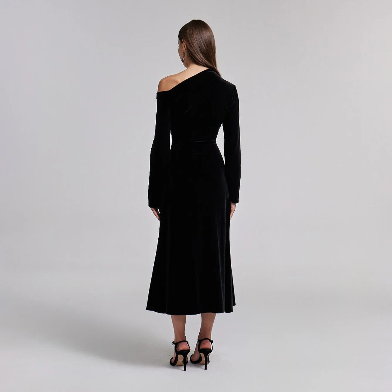 Black Bare Shoulder Velvet Midi Dress - Image 4