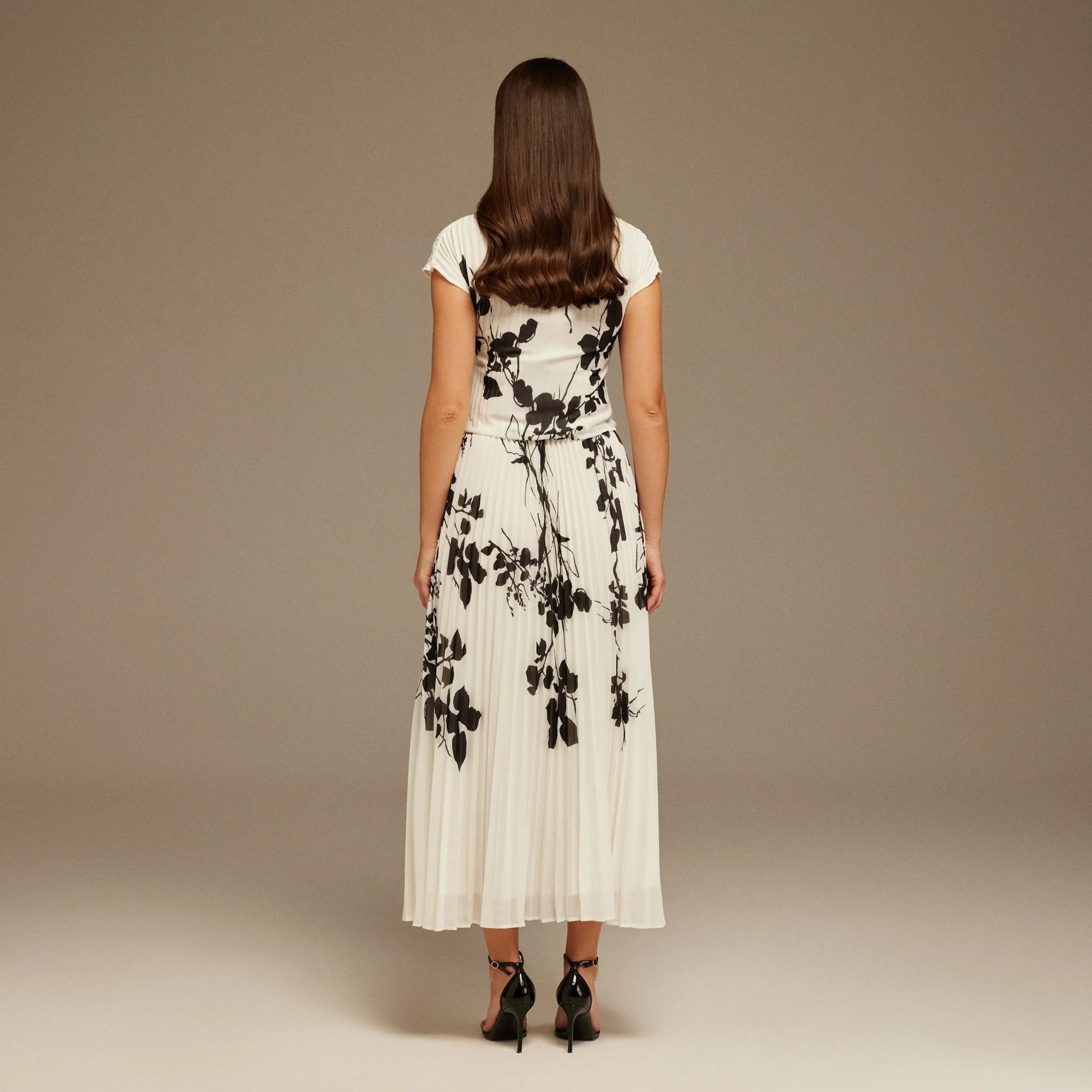 Cap Sleeve Turtle Neck Printed Top and Skirt Set - Image 4