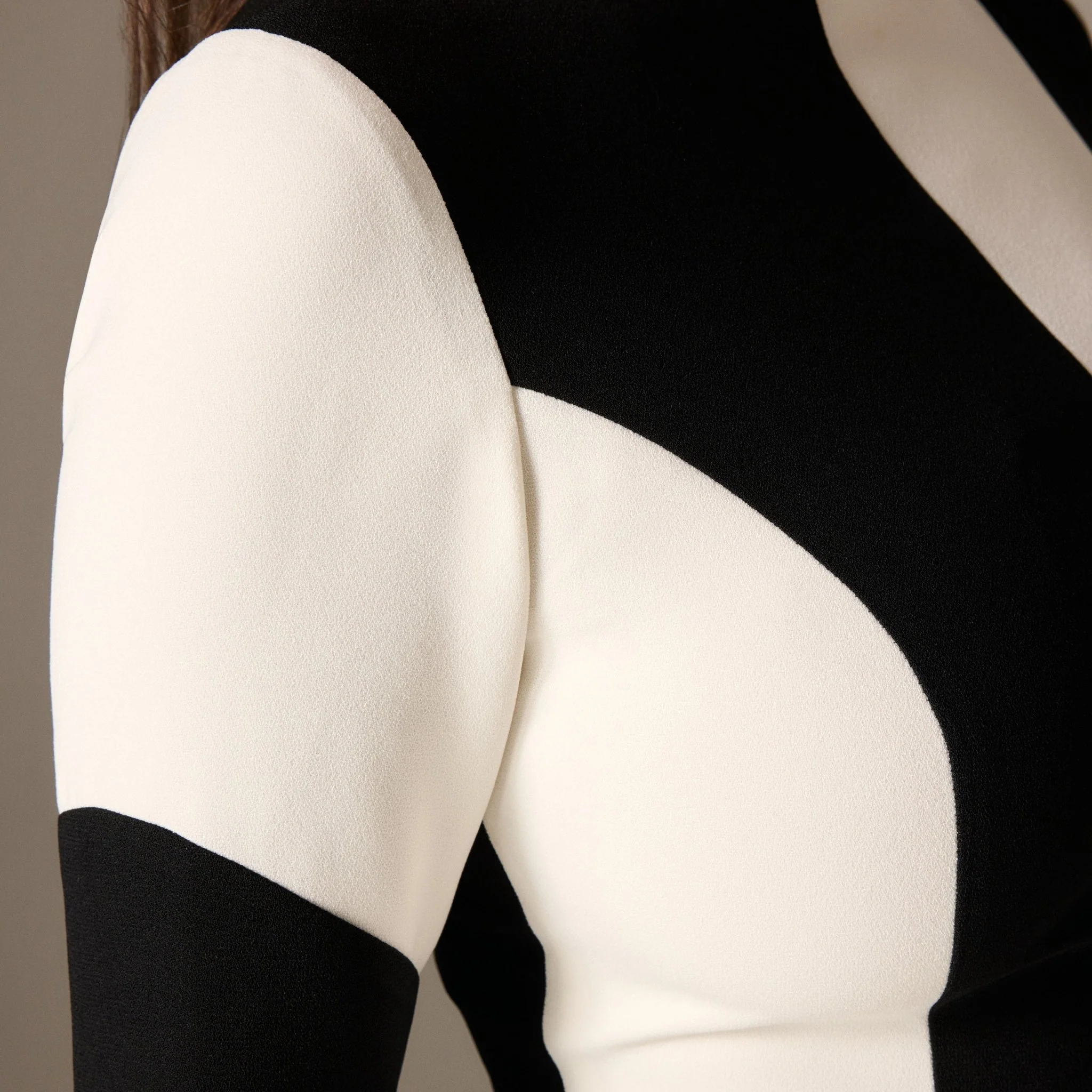 Long Flared Sleeve Midi Crepe dress - Image 3