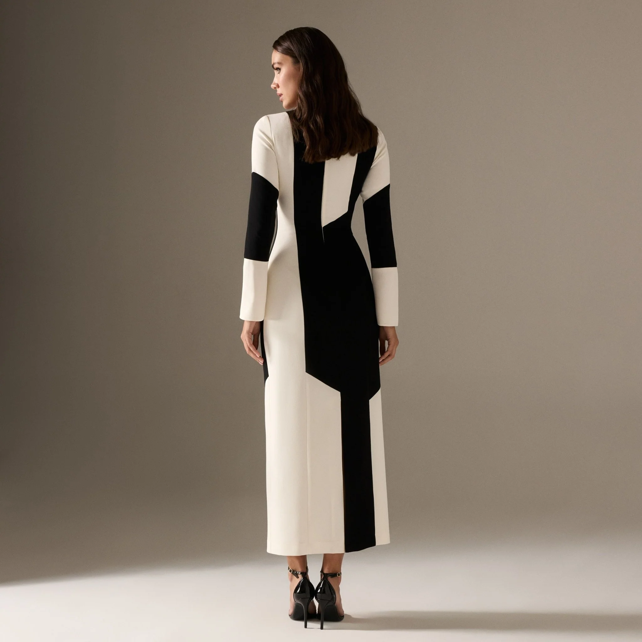 Long Flared Sleeve Midi Crepe dress - Image 4