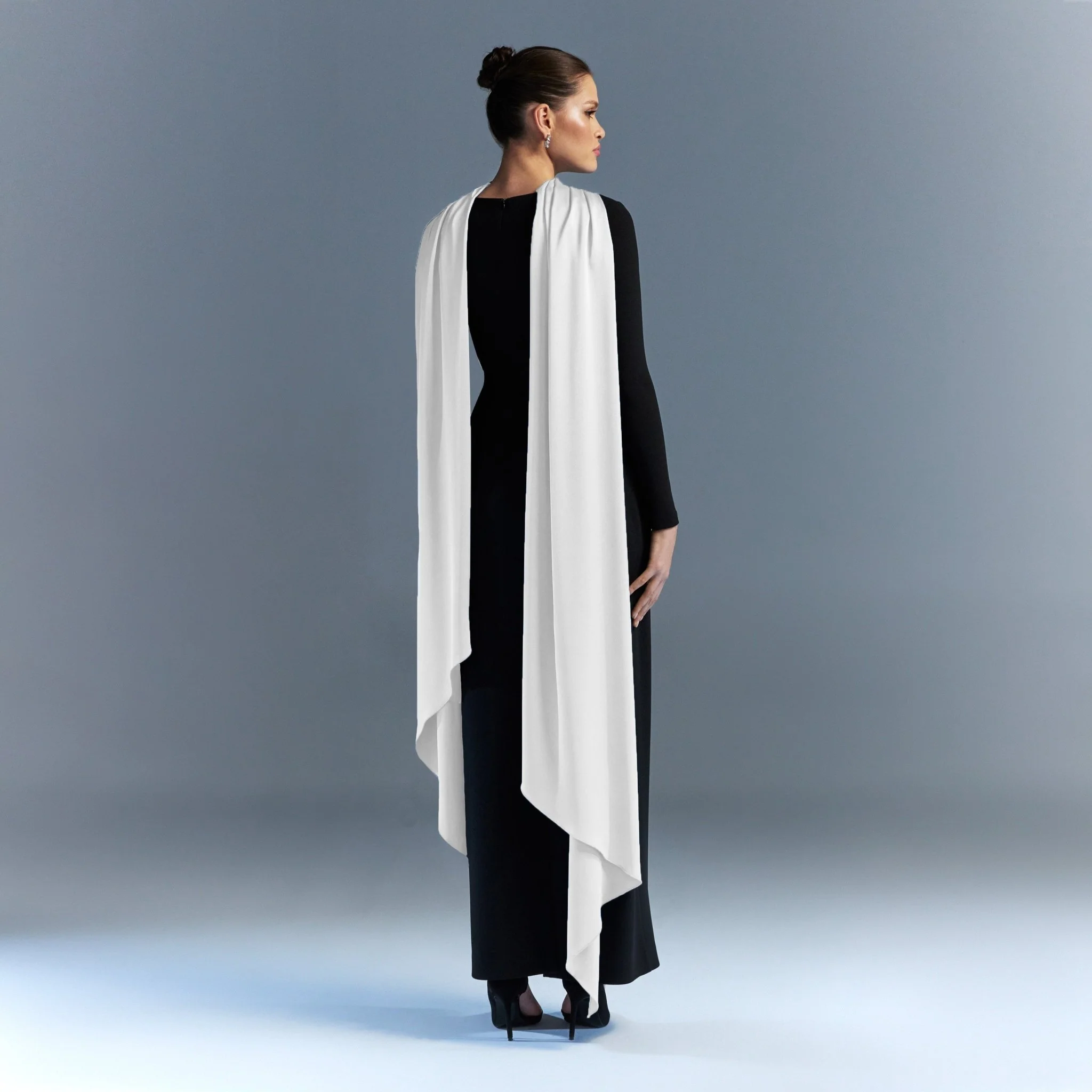 Long sleeve crepe dress with satin scarf - Image 4