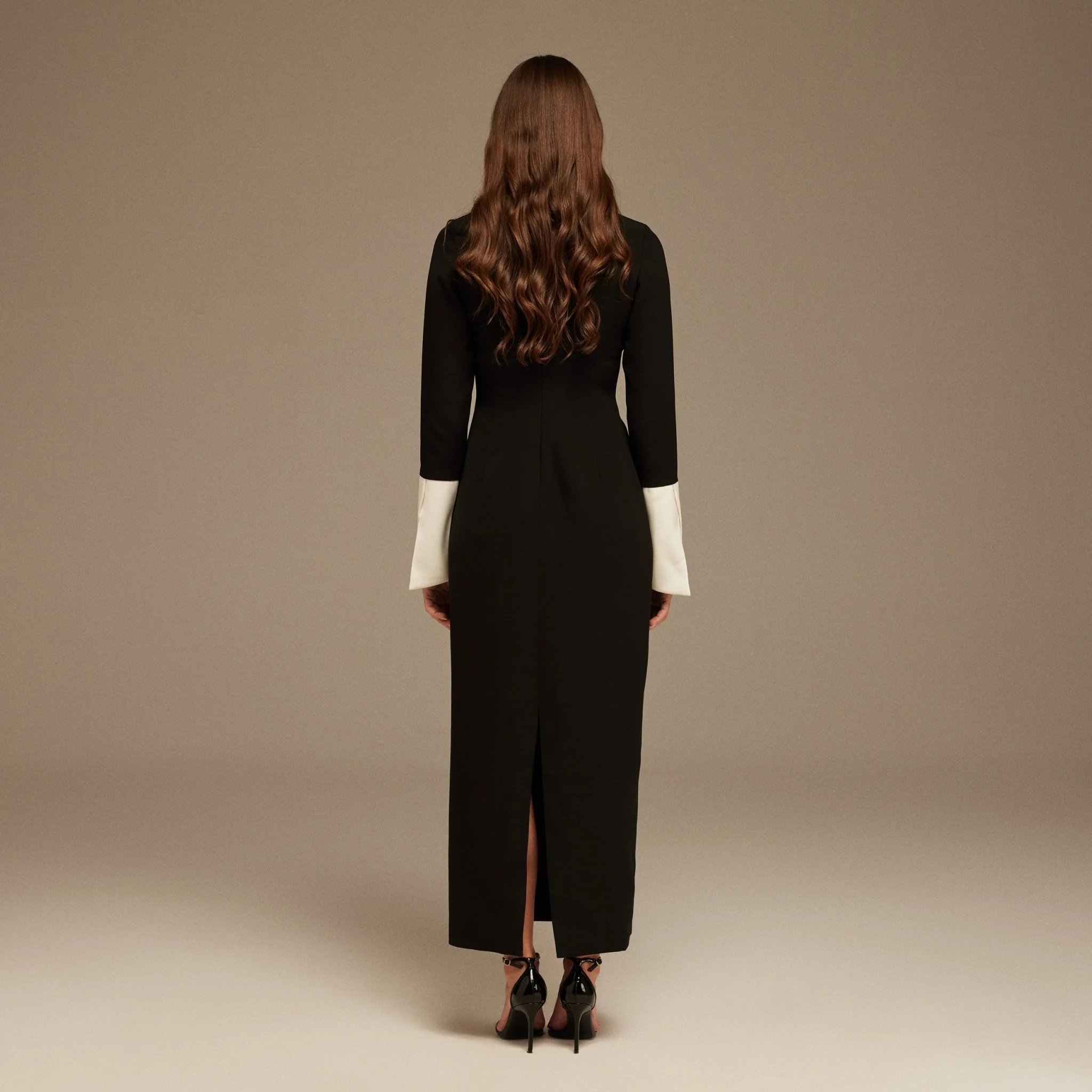 Maxi Dress with White Collar Details - Image 4