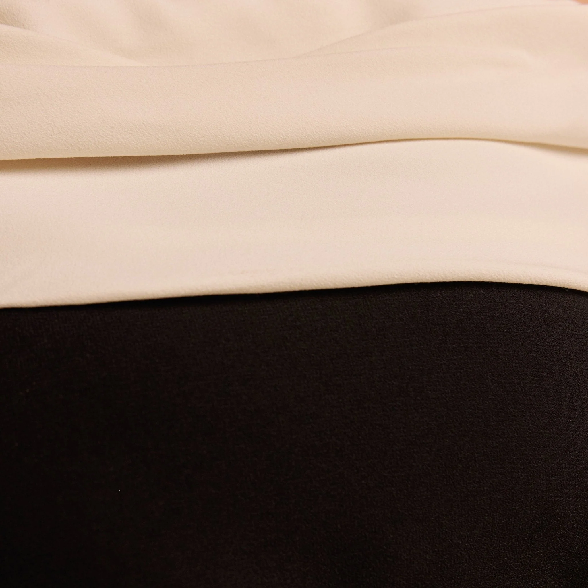 Black & White Off-shoulder Crepe Maxi Dress - Image 3