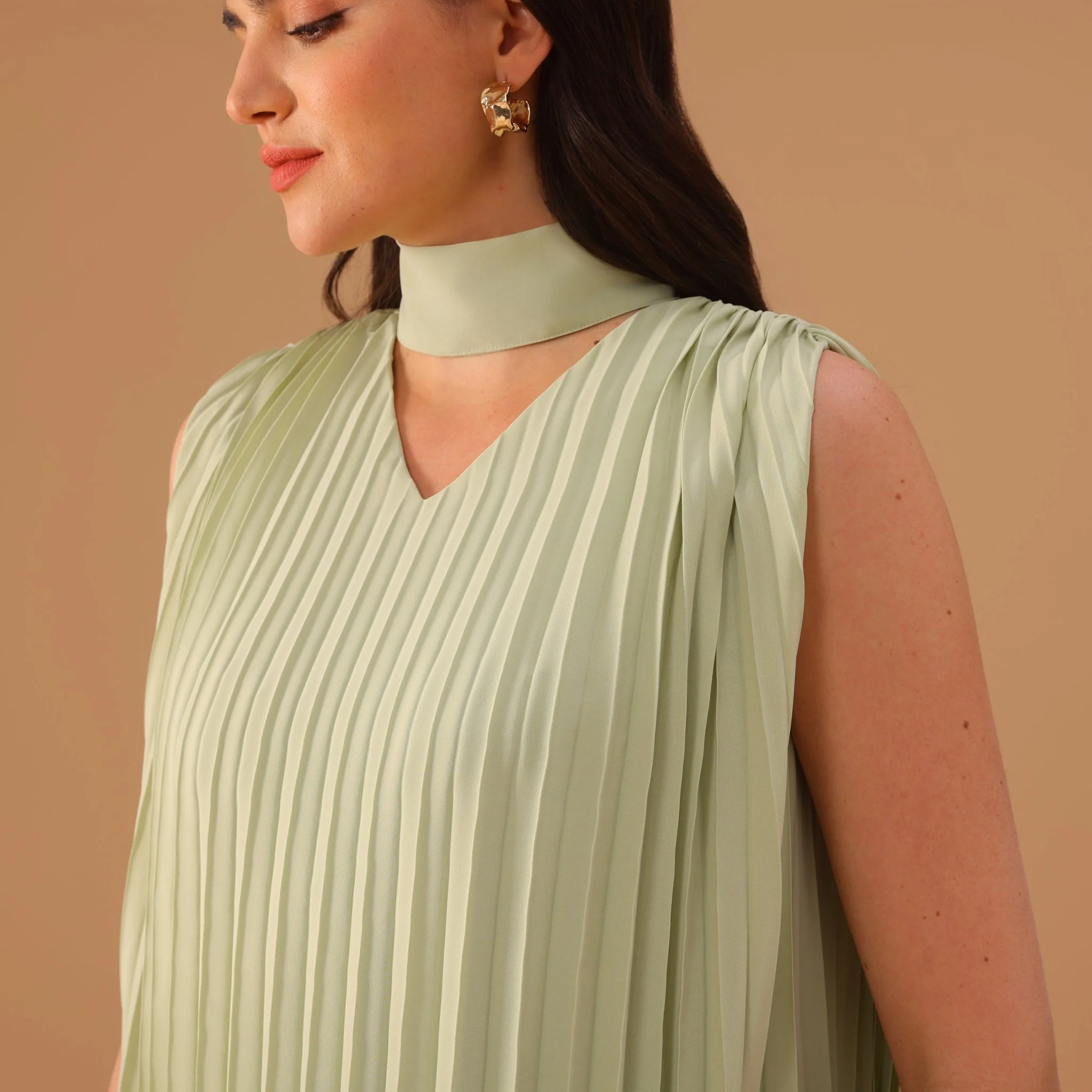 Mint Green Sleeveless Chiffon Pleated Dress - Image 4
