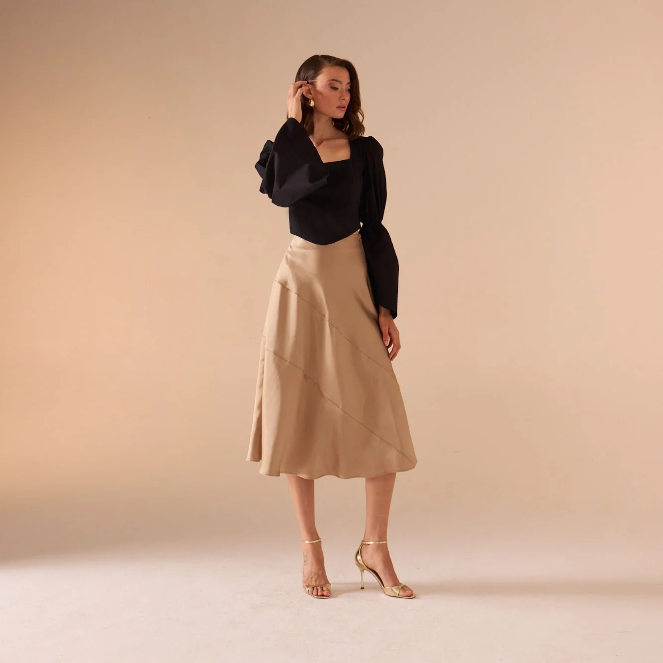 Square Neckline Gathered Ruffle Sleeve Top - Image 7