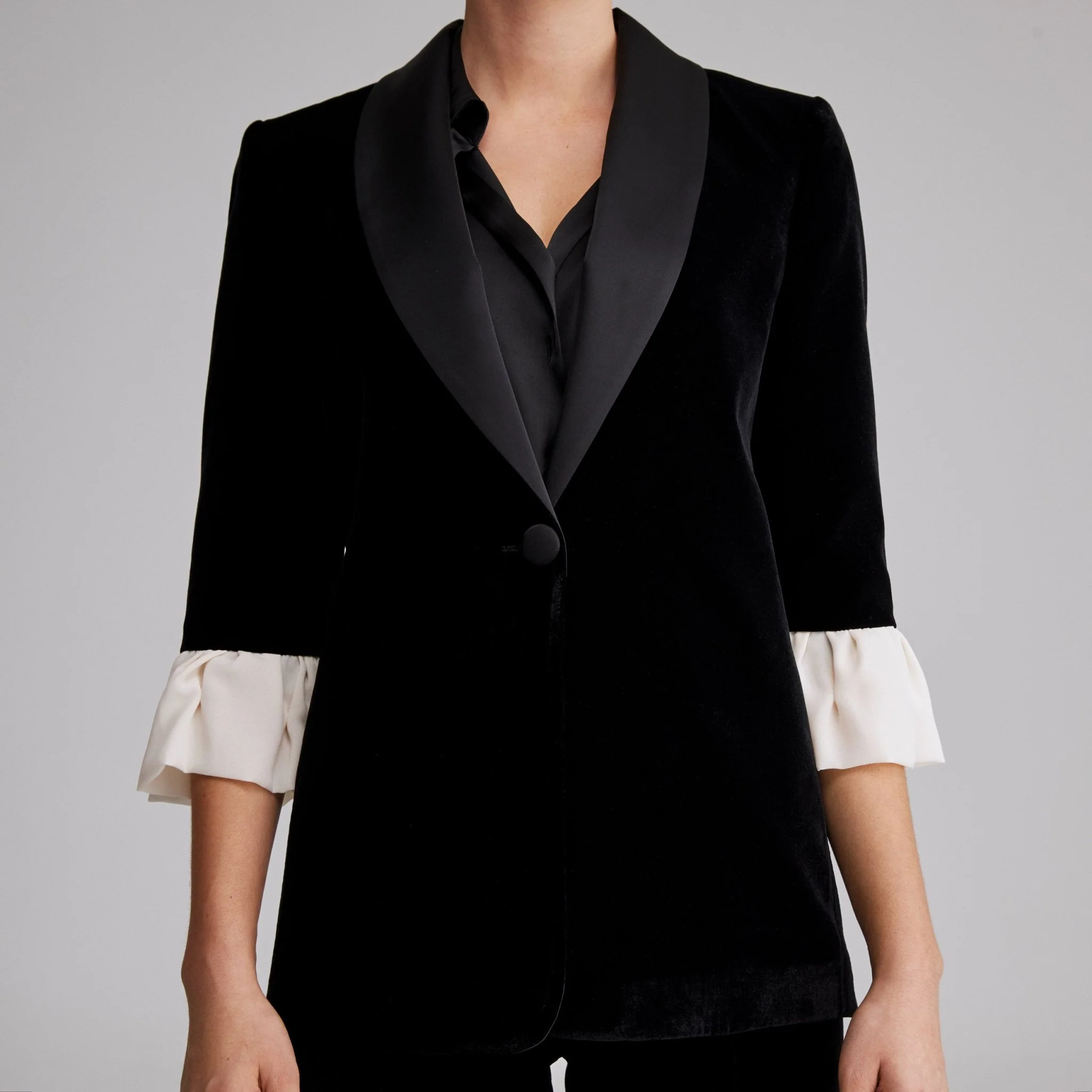 Black Velvet Blazer with Satin Collar - Image 3