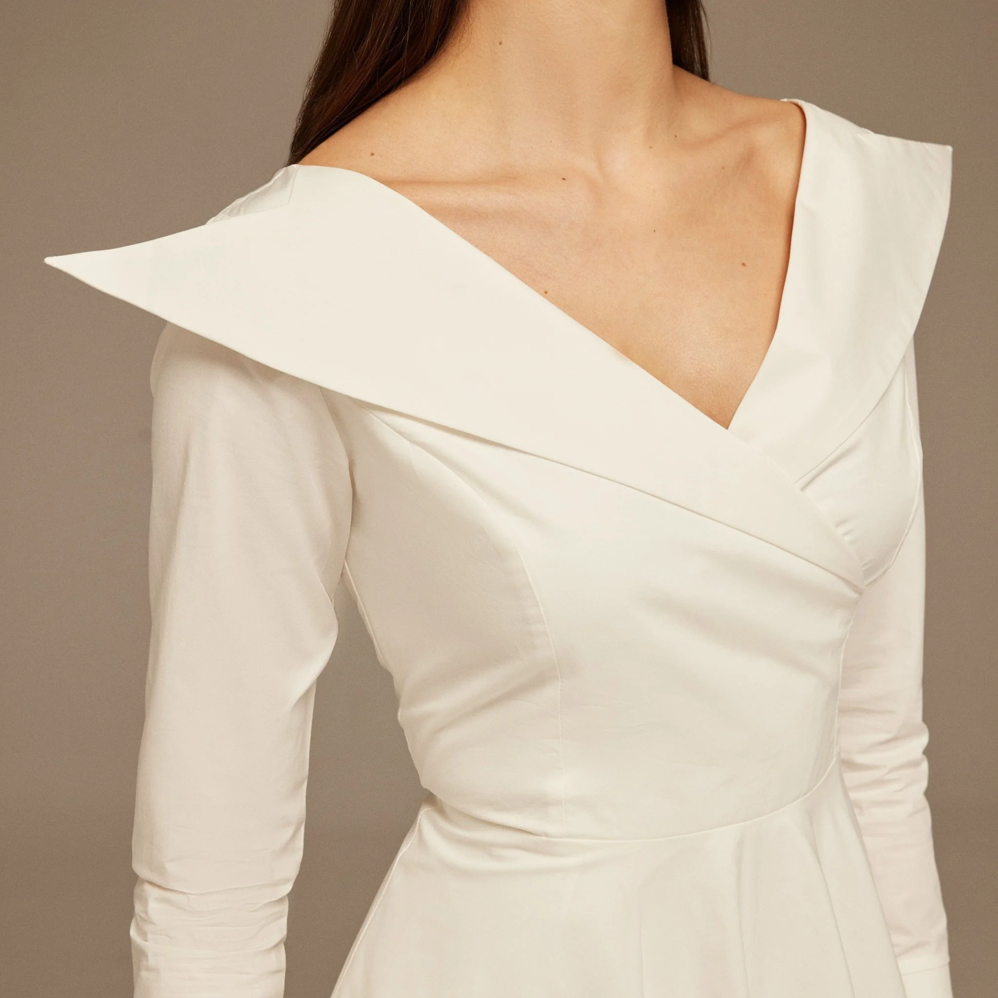 White Wide V Neck Long Sleeve Maxi Dress - Image 3