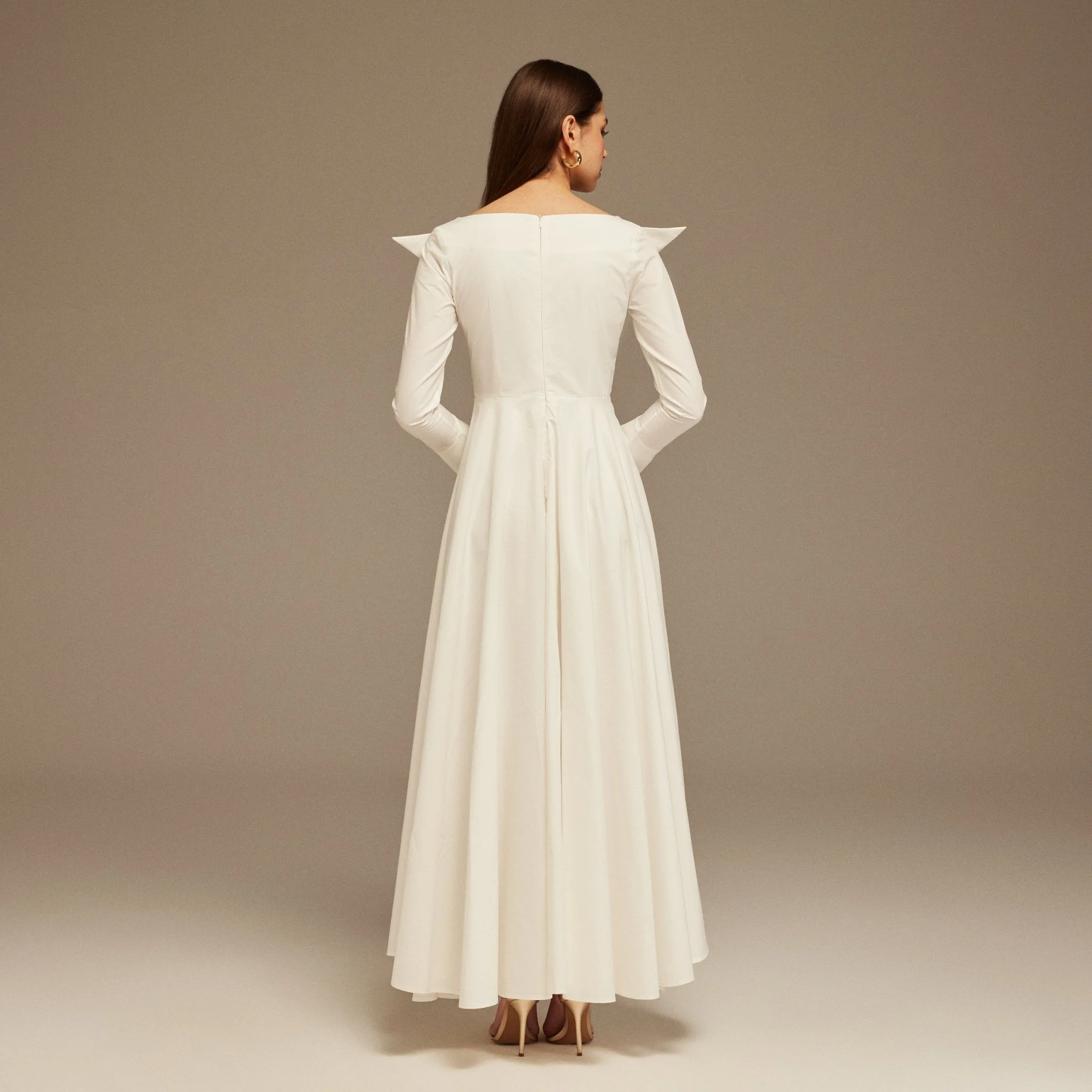 White Wide V Neck Long Sleeve Maxi Dress - Image 4